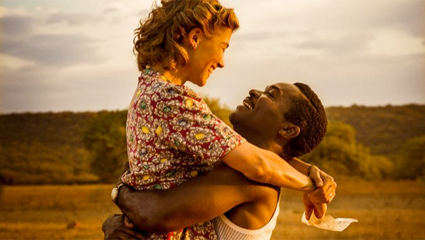 ロザムンド・パイク主演、実話にもとづいたアフリカ人王子とイギリス人女性の恋を描く『A United Kingdom』