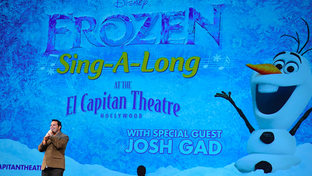 LA エル・キャピタン劇場での『アナと雪の女王』Sing-Along版上映の様子