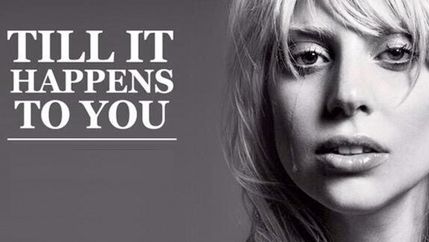 キャサリン・ヘンドリックが監督したレディ・ガガのPV『Til It Happens To You』