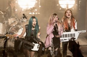 jem-and-the-holograms-clips_00