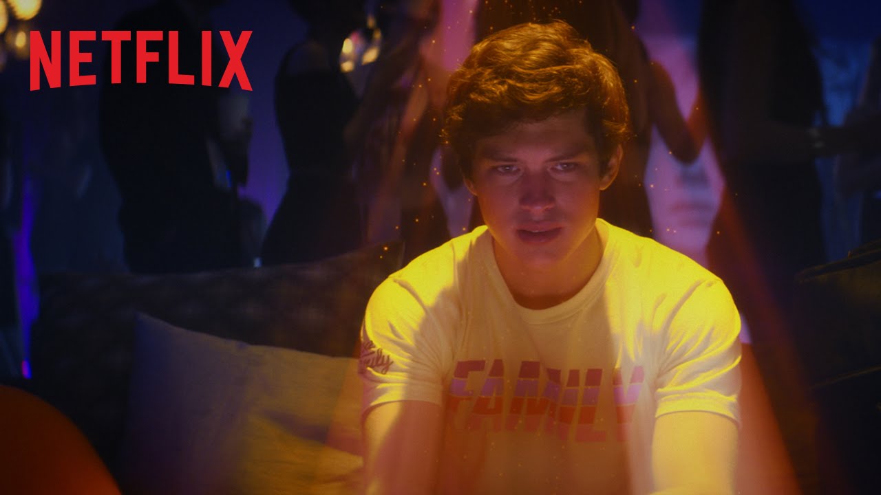サラ・ハイランド主演、EDMフェスを舞台にしたNetflixオリジナル映画『XOXO』予告編