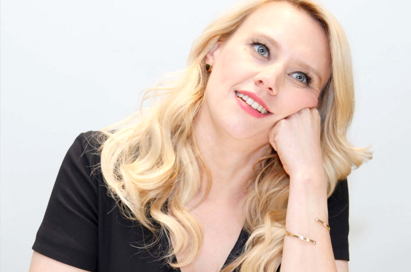 快挙!第68回エミー賞でケイト・マッキノンがコメディ部門 助演女優賞をSNL出演で受賞