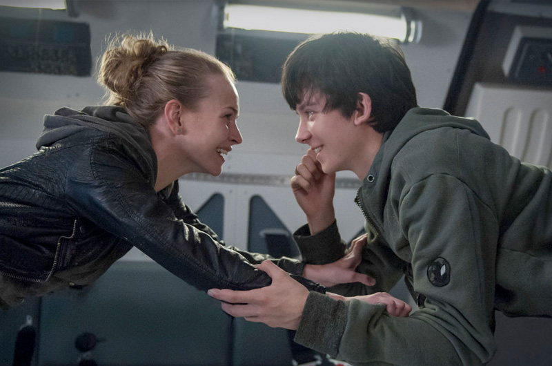 火星生まれの男の子の恋と青春を描く『The Space Between Us』全米公開日が12/16から来年2/3に