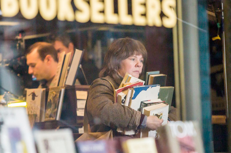 メリッサ・マッカーシー主演、有名人の手紙偽造をしていた女性ライターの実話『Can You Ever Forgive Me?』撮影風景