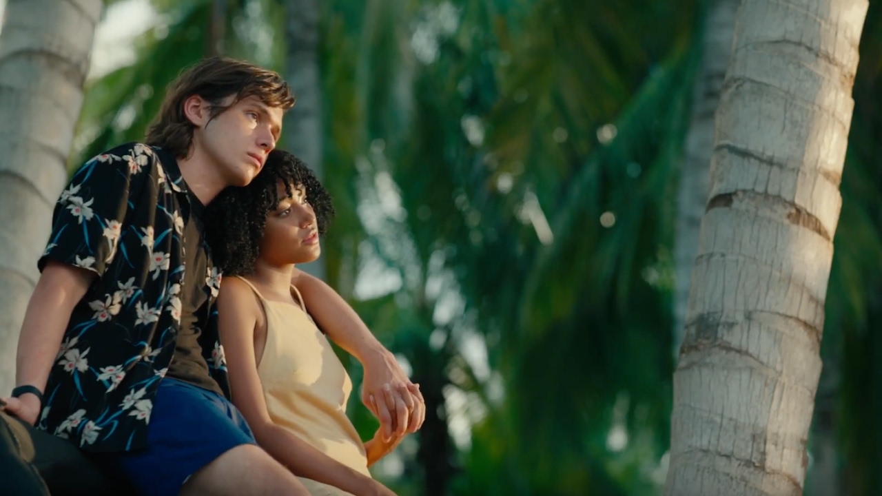 アマンドラ・ステンバーグ主演、外に出れない女の子の夢と恋愛を描く『Everything, Everything』予告編