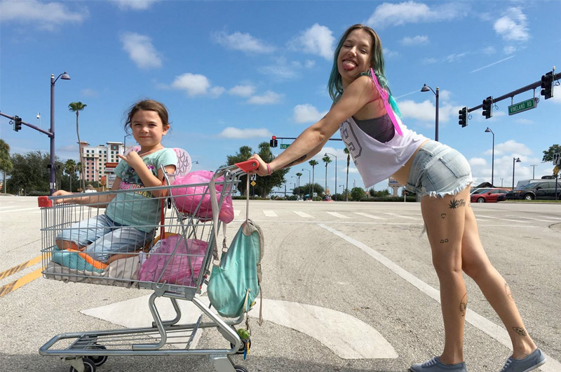 『タンジェリン』ショーン・ベイカー監督の新作『The Florida Project』の映像が初お披露目