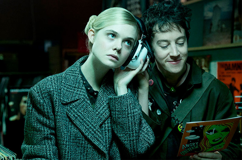 エル・ファニング主演『How to Talk to Girls at Parties(原作邦題:パーティで女の子に話しかけるには)』劇中写真&ポスター