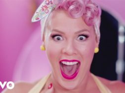 ピンクのミュージカル仕立てのMV「Beautiful Trauma」にチャニング・テイタム出演