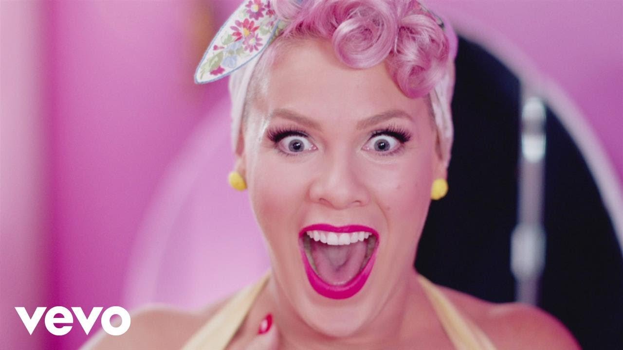 ピンクのミュージカル仕立てのMV「Beautiful Trauma」にチャニング・テイタム出演