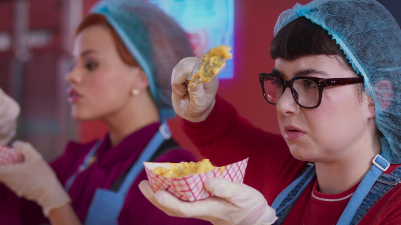 『スクービー・ドゥー』ダフネとヴェルマのティーン時代の活躍を描く『Daphne & Velma』予告編