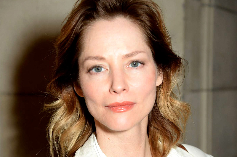 シエンナ・ギロリー、アルツハイマーのふりをする老人を描くキューティー映画『Remember Me』に出演