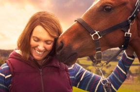 dream-horse-trailer_00