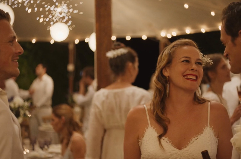 アリシア・シルバーストーン主演、兄の結婚を阻止しようとする妹の奮闘を描く『Sister of the Groom』
