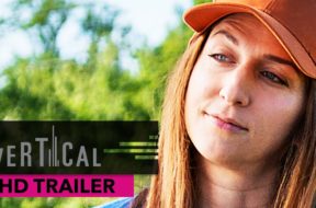 チェルシー・ペレッティ主演、39歳の独身ヒロインが新しい生き方を探す『Spinster』予告編