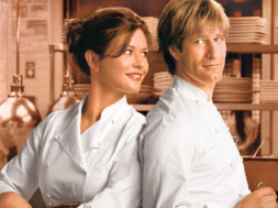 B0013UIUBC_NoReservations_UXWB1._V144347141_RI_