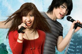 Disney_Camp_Rock_JPN_Keyart_Hero_L316_HD_1920x608-5d23db809913ece5b129e6c3