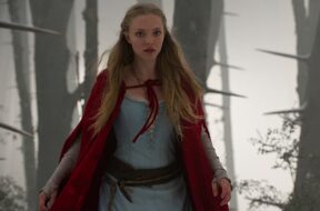 B004ZGI2A0_RedRidingHood_UXWB1._SX1080_